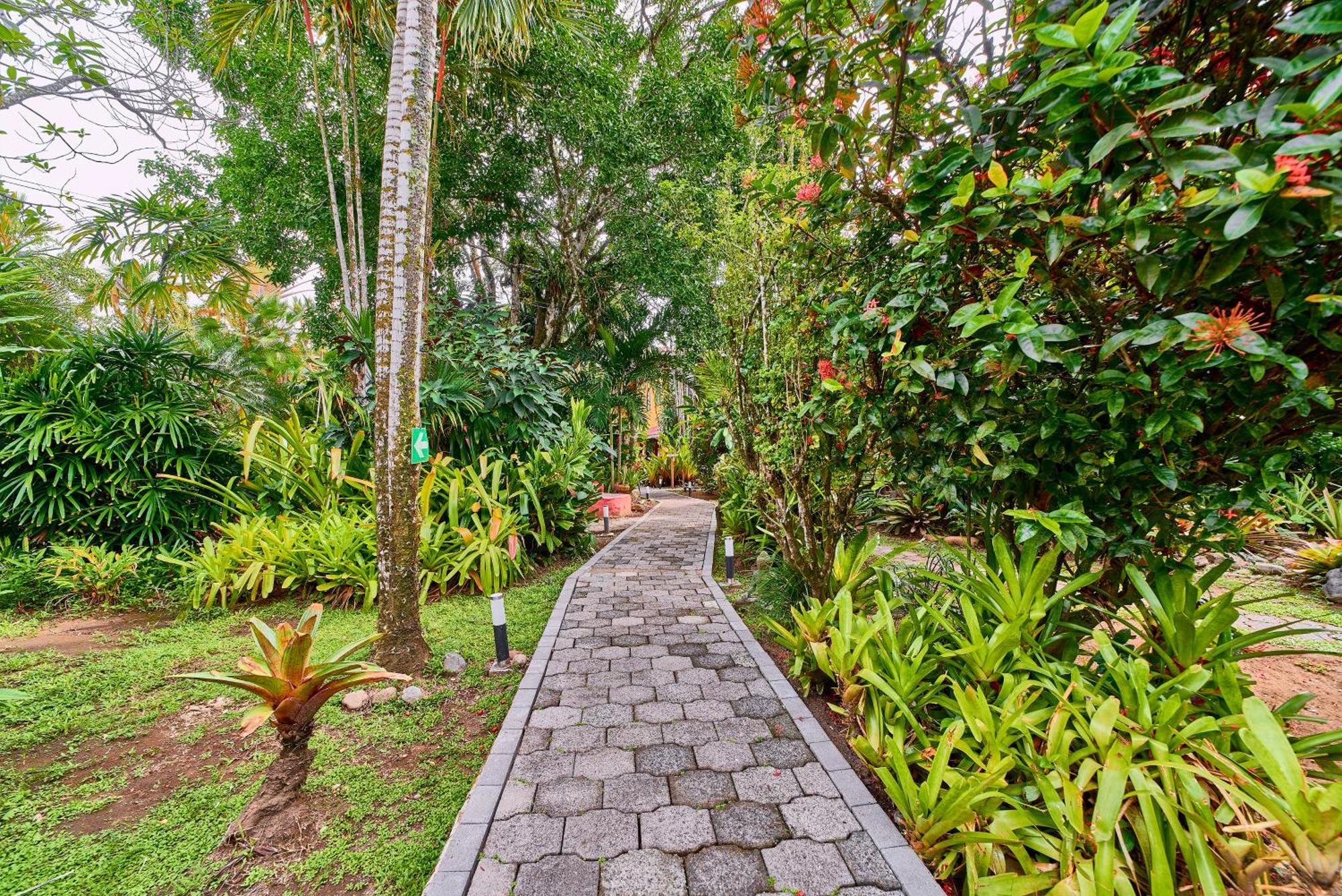 Hotel El Encanto Cahuita Exterior photo