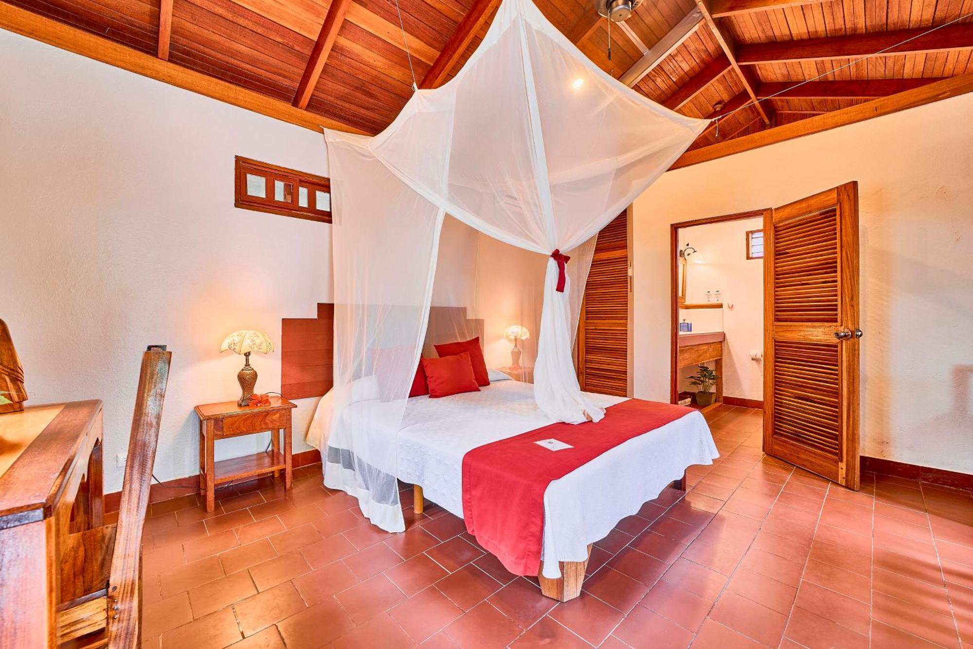Hotel El Encanto Cahuita Exterior photo
