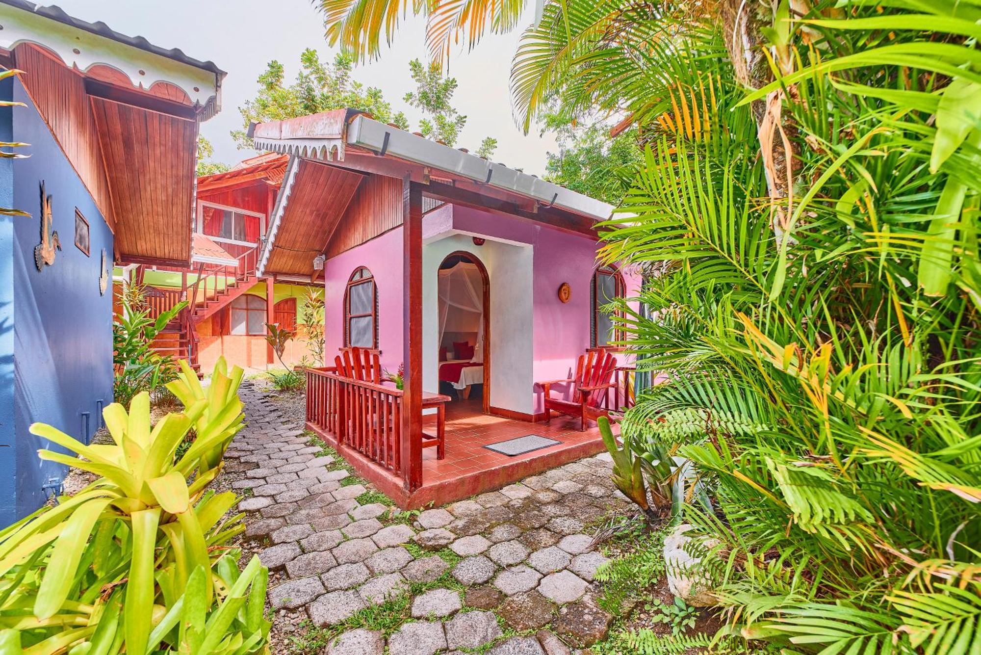 Hotel El Encanto Cahuita Exterior photo