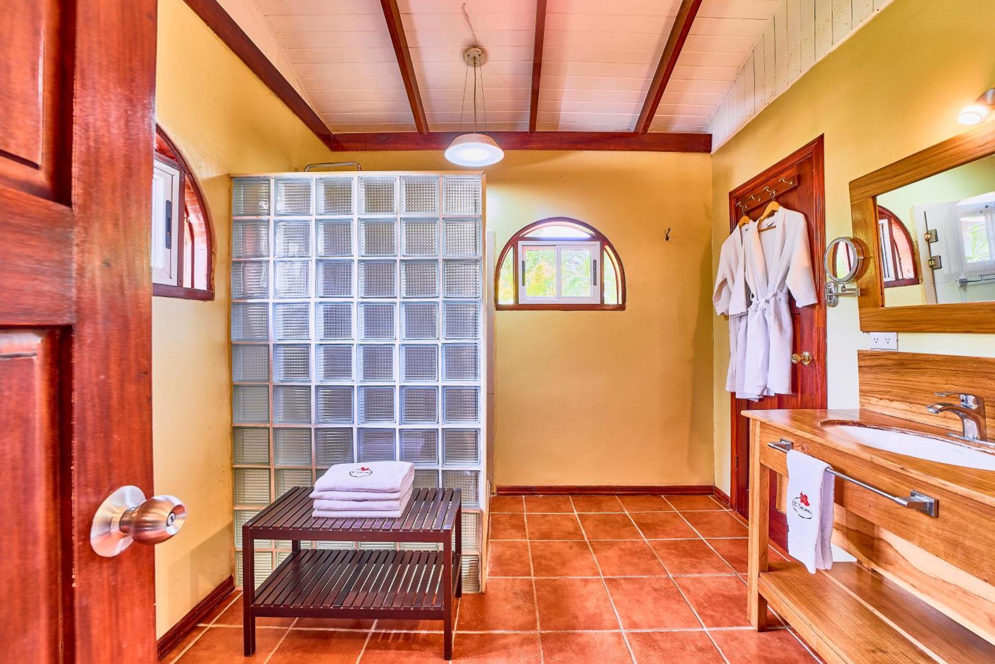 Hotel El Encanto Cahuita Exterior photo